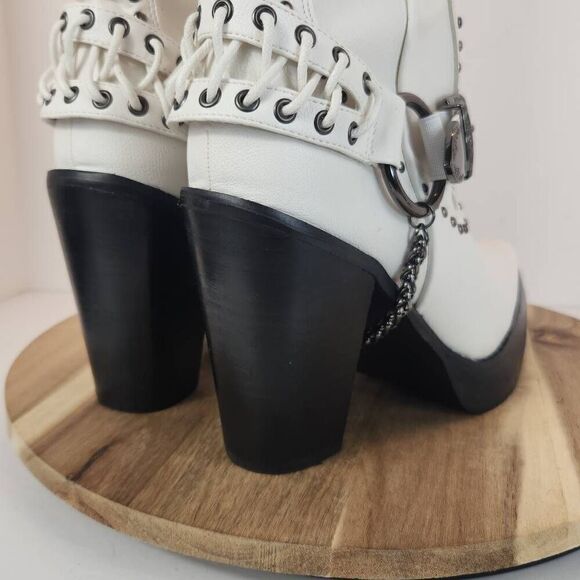 Dolls Kill Widow Harness Cowboy Boots Women's Size 9 M White - Picture 5 of 11